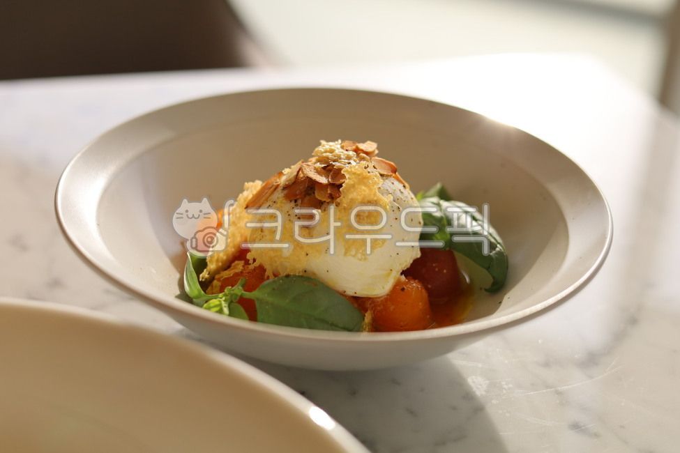 카프레제샐러드,부라타치즈샐러드,샐러드,건강식,음식,음식,식재료,요리,food,cook,meal,dishes,food reserves