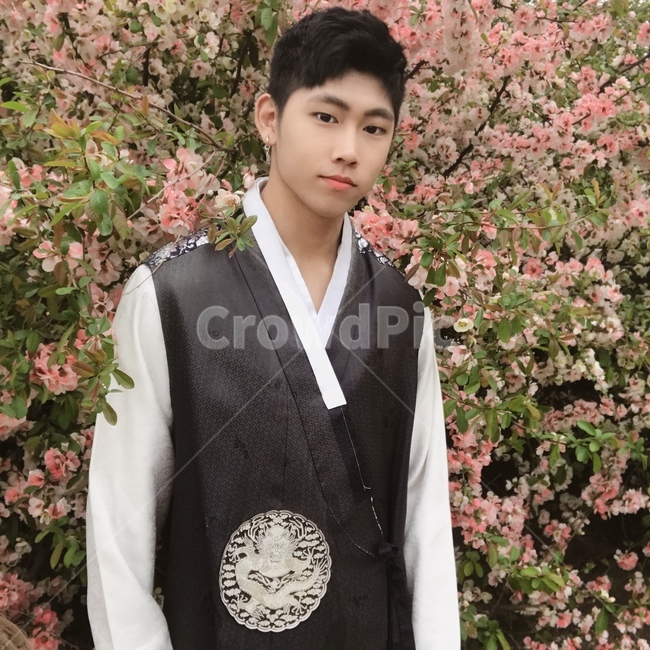 apparel,의복,clothing,의류,fashion,패션,robe,옷,human,인간,person,사람,한복,배경,분위기,한복,한국전통의상,hanbok,korean traditional clothes,사람,인물,인간,human,person,남성,남자,man,male