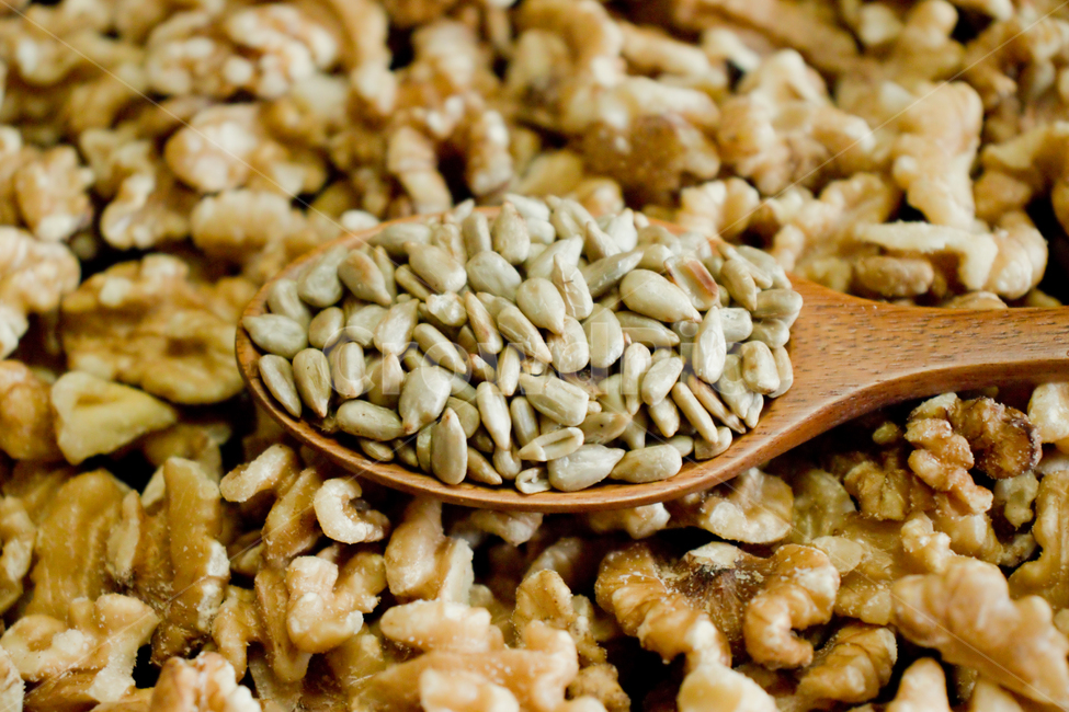 견과류,호두,해바라기씨,건강,음식,씨앗,건강음식,디저트,풍성,숟가락,나무숟가락,해바라기씨앗,견과,먹거리,간식,웰빙푸드,웰빙,웰빙먹거리,영양,배경,배경이미지,백그라운드,음식배경사진,음식배경,견과류사진,견과류이미지,고소,고소한,고소함,nuts,walnuts,sunflowerseeds,food,healthyfood,health,healthy,background,dry,spoon,woodenspoon,natural,nature,tasty,delicious,wellbeing,dessert,eating,nutrition,diet,다이어트,건강,헬스웨어,헬스케어,healthware,health care,음식,식재료,요리,food,cook,meal,dishes,food reserves,콩류,견과류,beans,pulse,nuts,dry fruits