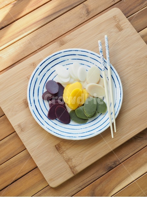 떡국떡,가래떡,한국음식,식품,한식,한국문화,한국,배경,음식문화,웰빙,문화,아시아,아시아음식,접시,전통,설날,추석,음식,추석음식,설날음식,명절,명절음식,떡,koreanfood,korea,koreanculture,food,background,foodculture,wellbeing,culture,asia,asianfood,dish,tradition,ricecake,한국전통,한국문화,korean traditional,korean culture,음식,식재료,요리,food,cook,meal,dishes,food reserves,한식,한국음식,한국요리,korean food,korean dishes,korean meal,korean cook