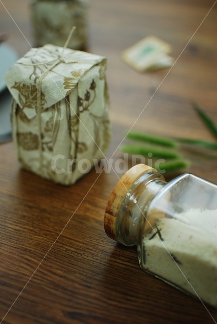 소금,solt,허브,허브소금,건강,포장,답례품,답례포장,기프트,gift,돐선물,돐답례품,결혼답례품,유리병,명절선물,추석선물,선물세트,기념일,축하,anniversary,congratulation,celebrate,celebration,음식,식재료,요리,food,cook,meal,dishes,food reserves,사물,물건,오브젝트,thing,object,matter,연출,컨셉,콘셉,direction,concept