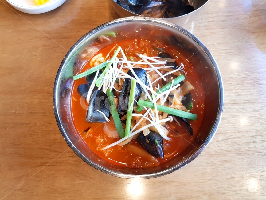 짬뽕,중식,요리,음식,매운,식품,식당,맛있는,맛있어보이는,반찬,밥상,식사,야채,채소,중국요리,해산물,육수,오징어,조개,해물,고추기름,매콤한,얼큰한,홍합,해장,오브젝트,음식,식재료,요리,food,cook,meal,dishes,food reserves,면류,면요리,noodles,중식,중국음식,중화요리,chinese food,chinese dishes,chinese meal,chinese cook