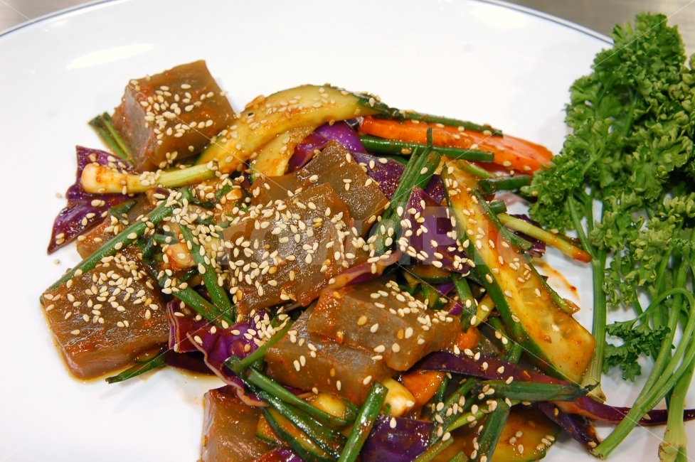 묵,도토리묵,음식,한식,반찬,야채,채소,오이,깨,참깨,한국전통,한국문화,korean traditional,korean culture,음식,식재료,요리,food,cook,meal,dishes,food reserves,한식,한국음식,한국요리,korean food,korean dishes,korean meal,korean cook