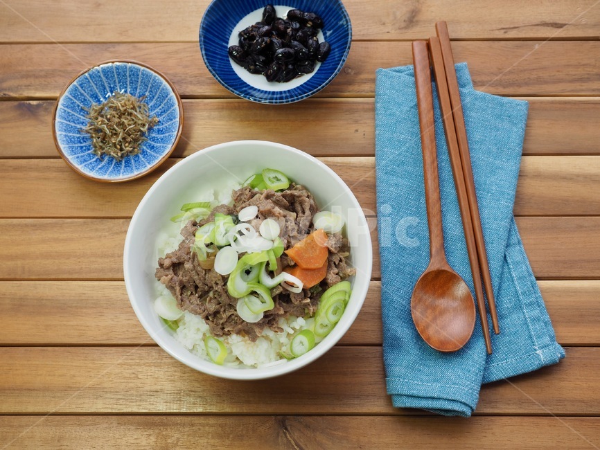 불고기,불고기덮밥,소불고기,한국,한국음식,아시아음식,반찬,웰빙,배경,덮밥,채소,고기,bulgogi,bulgogiricebowl,beefbulgogi,korea,koreanfood,asianfood,sidedish,wellbeing,background,ricebowl,vegetable,meat,음식,식재료,요리,food,cook,meal,dishes,food reserves,한식,한국음식,한국요리,korean food,korean dishes,korean meal,korean cook