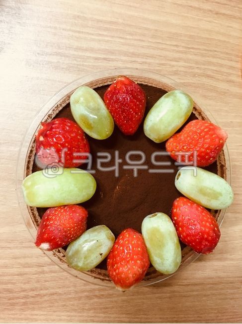 fruit cake,dessert,cake,tiramisu