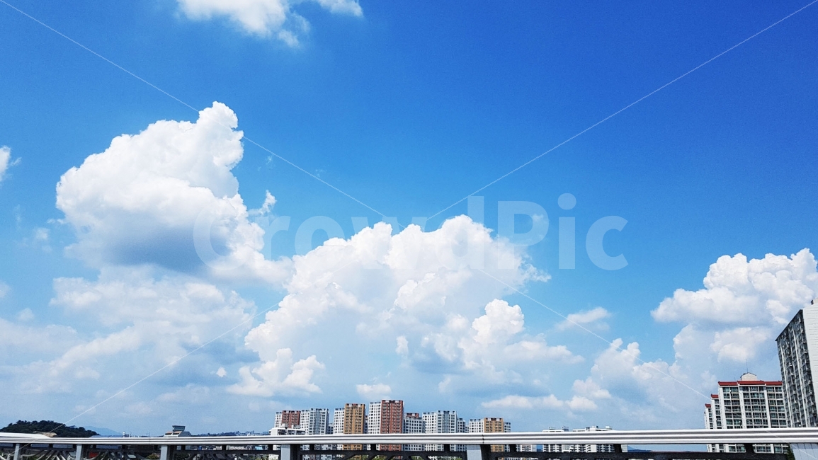 하늘,풍경,경치,맑음,파란,감성,건물,구름,cloud,sky,landscape,clear,blue,bluesky,building,울산,명촌교,도시,풍경,city,landscape,한국도시풍경,한국도시경관,korea cityscape,nature,자연,weather,날씨,outdoors,옥외,cumulus,적운,azure sky,푸른 하늘