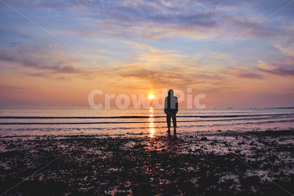 바다,노을,색감,분위기,감성,해변,바다,beach,sea,사람,인물,인간,human,person,인물실루엣,사람실루엣,character silhouette,human silhouette,여행,휴가,traveling,vacation,trip,고독함,외로움,쓸쓸함,우울함,슬픔,lonely,solitary,nature,자연,outdoors,옥외,red sky,붉은 하늘,dusk,황혼,dawn,새벽,sky,하늘,sunset,일몰