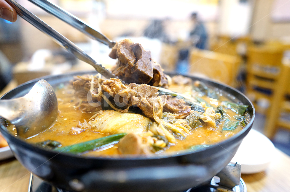 감자탕,감자탕전골,점심,저녁,상차림,해장국,dish,요리,meal,식사,food,음식,음식,식재료,요리,food,cook,meal,dishes,food reserves,한식,한국음식,한국요리,korean food,korean dishes,korean meal,korean cook