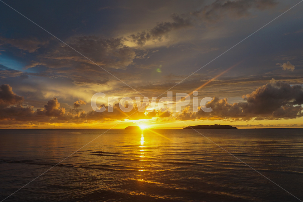 sunlight,햇빛,자연,outdoors,옥외,하늘,일몰,redsky,붉은하늘,dusk,황혼,석양,바다,해질녘,풍경,바다풍경,감성,휴가,관광,관광지,nature
