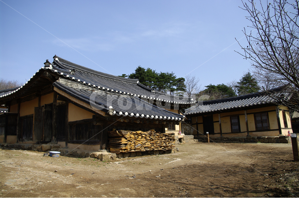기와,지붕,기와지붕,한국,전통가옥,왕곡마을,시골,마을,한국전통,한국문화,korean traditional,korean culture,건축물,건물외관,exterior,building,structure,architecture,construction