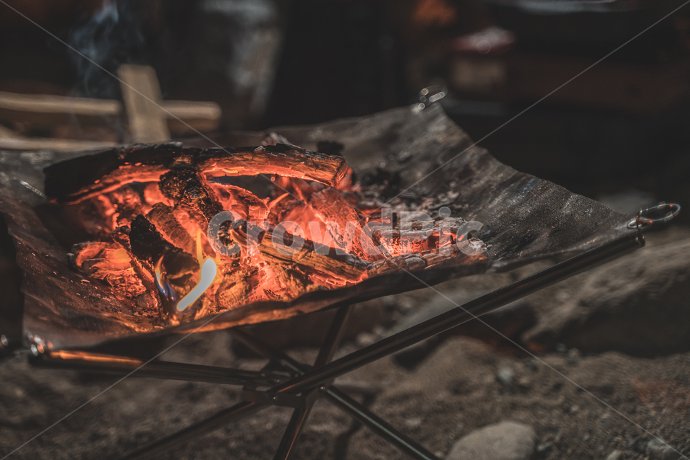 캠핑,모닥불,캠프파이어,캠프,장작,나무,분위기,camping,camp,wood,firewood