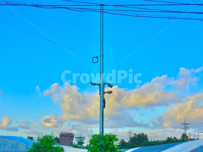 가로등,light,길거리,길,하늘,땅,sky,blue,cloud