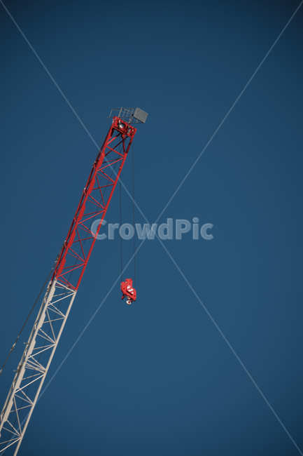 크레인,기중기,crane,하늘,sky,red,white,산업,industry,industrial,건설업,건축업,construction industry