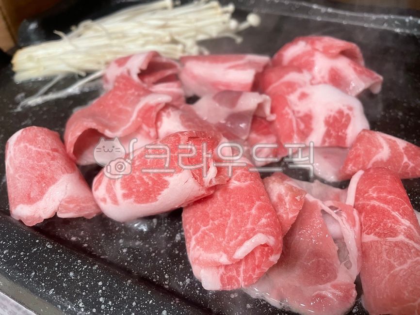 음식,food,대패,대패삼겹살,고기,돼지고기,대패목살,목살,삼겹살,냉동삼겹살,구이,버섯