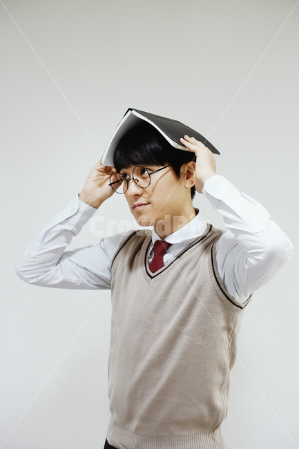 수능,교육,학생,교복,시험,강의,수업,고등학생,고3,남고생,남자고등학생,남고,수능시험,기말고사,중간고사,모의고사,exam,quiz,test,학업,공부,남자,남학생,사람,인물,인간,human,person,얼굴표정,facial expression,face,남성,남자,man,male,교육,학교,공부,education,learning,study,school