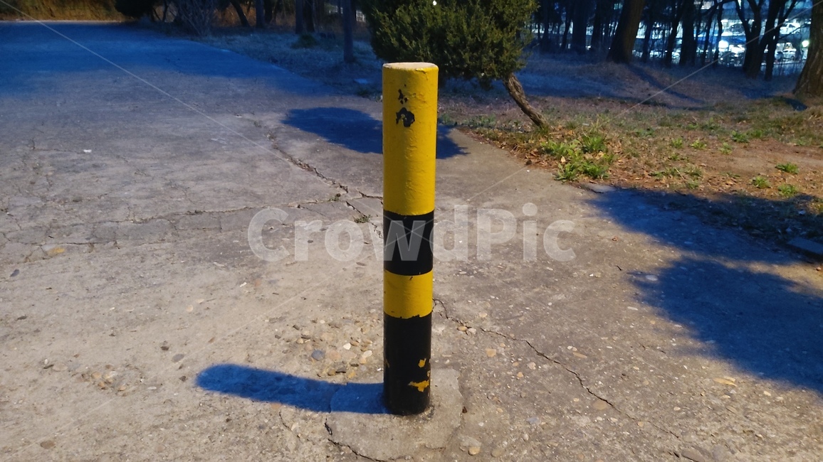 asphalt,아스팔트,통행금지,타맥,curfew,말뚝,pile
