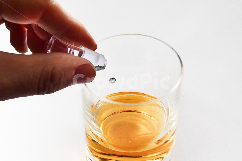 물뽕,ghb,중추신경억제제,신선수,마약,신종마약,최음제,수면제,무색,무취,술,음료,연출,컨셉,콘셉,direction,concept