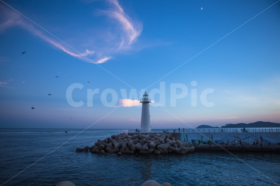 하늘,바다,등대,밤하늘,구름,자연,풍경,nature,landscape,한국자연풍경,한국자연경관,korea nature landscape,등대,lighthouse,색깔,색상,색채,색감,color sense,color sensitivity,feeling of color,building,건물,architecture,건축물,tower,탑