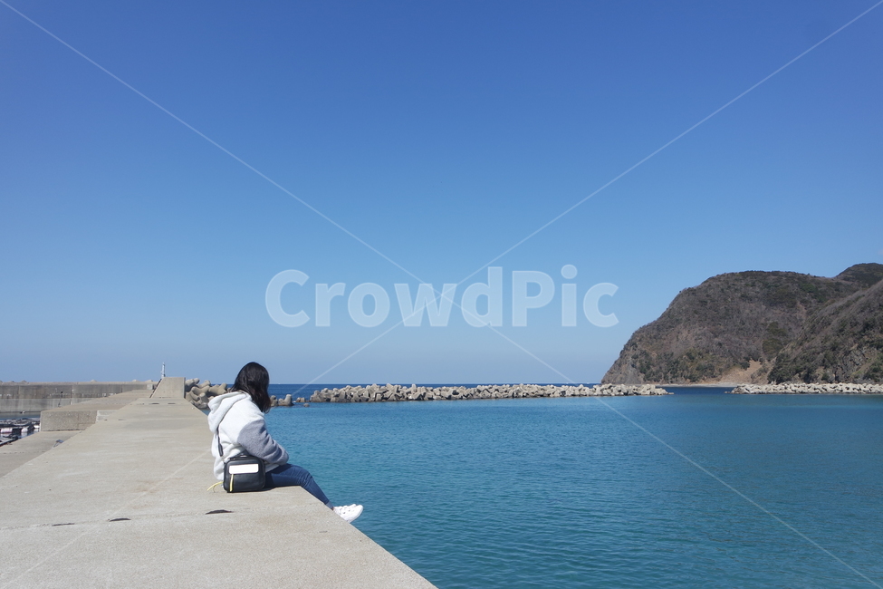 여자,바다,인물,woman,sea,사람,인물,인간,human,person,여행,휴가,traveling,vacation,trip,고독함,외로움,쓸쓸함,우울함,슬픔,lonely,solitary