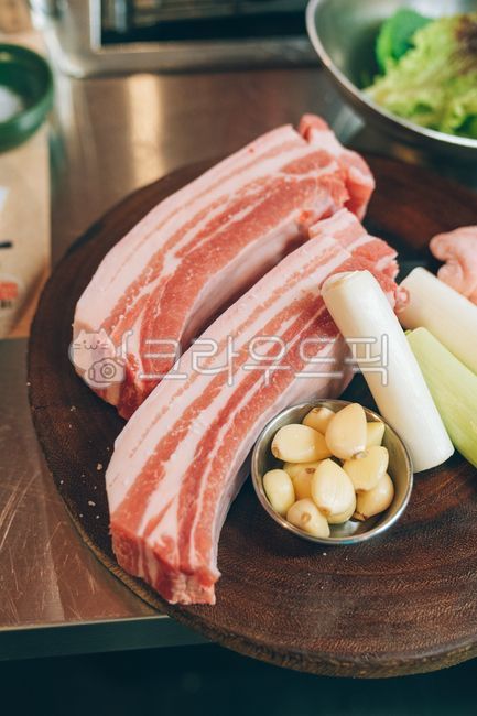 삼겹살,돼지고기,돼지,뼈삼겹,뼈삼겹살