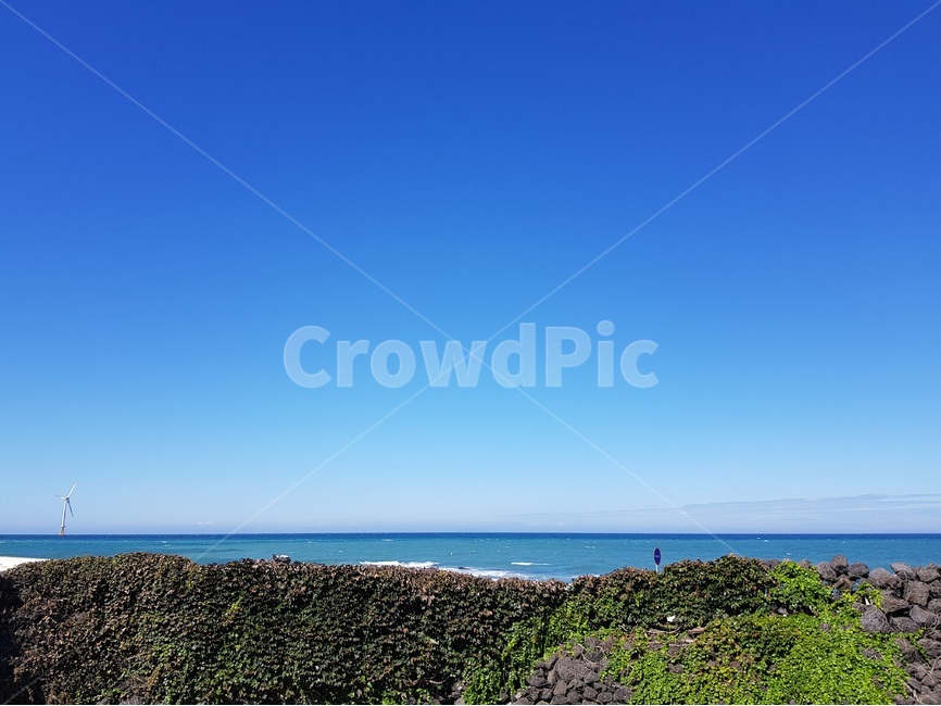 제주도,바다,수평선,돌담,파란하늘,jejuisland,blue,sky,sea,horizon,stonewall,풍경,scenery,자연,풍경,nature,landscape,한국자연풍경,한국자연경관,korea nature landscape,제주도,jeju,jeju island,architecture,건축물,building,건물,tower,탑