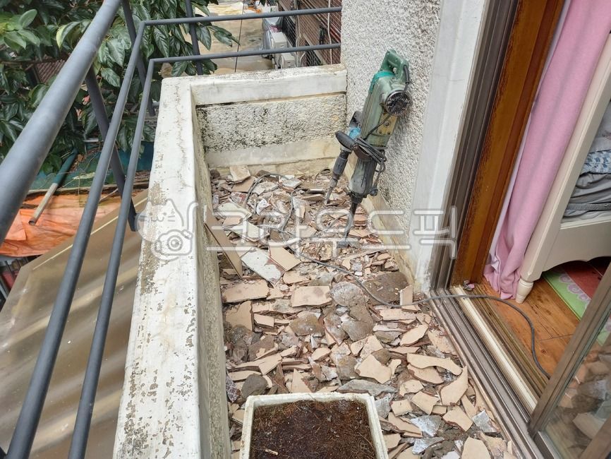 home repairs,Waterproof,Repair of defects,Veranda,construct,balcony,floor tiles