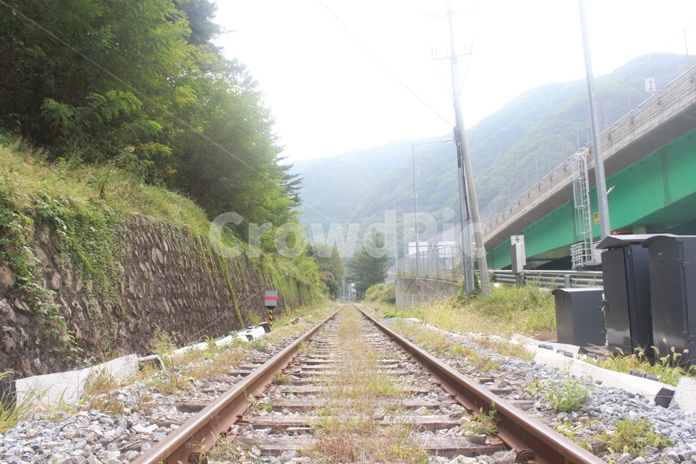 기찻길,철로,철길,자갈돌,철도,train,railroad,교통,교통수단,traffic,transportation