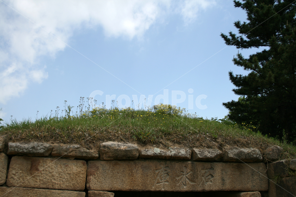 한국,경주,석빙고,하늘,유적,신라,한국전통,한국문화,korean traditional,korean culture,랜드마크,landmark,tourist attraction,한국랜드마크,한국관광지,한국명소,korea landmark,korea tourist attraction