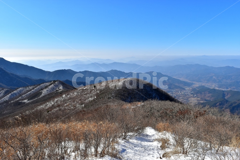 지리산,서북능선,노고단,풍경,비경,명산,국립공원,성삼재,묘봉치,만복대,고리봉,반야봉,천왕봉,정령치,세걸산,세동치,부운치,팔랑치,산행,등산,트레킹,National,Park,철쭉,파란,하늘,바래봉,사진,산그리메,산너울,명선봉,토끼봉,힐링,감성,전망,조망,아름다운,수려한,nature,lanscape,겨울,계절,winter,season,자연,풍경,nature,landscape,한국자연풍경,한국자연경관,korea nature landscape,mountain,산,outdoors,옥외,mountain range,산맥,plateau,고원
