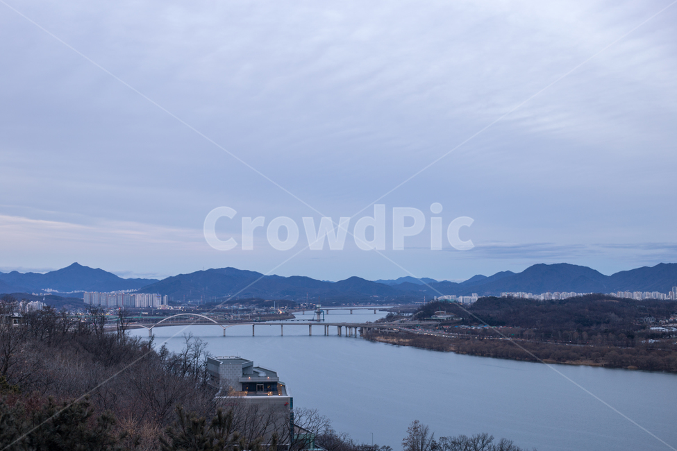 water,옥외,물,nature,outdoors,겨울,풍경,한강,구름,산,자연,도시,도심,건축물,대교,서울풍경