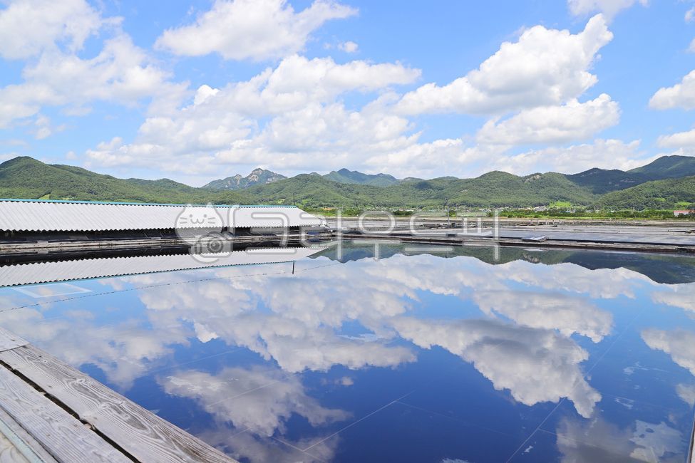 sky,cloud,saltern,mountain,Jeonbuk Buan,Gomso Salt Farm,Buan