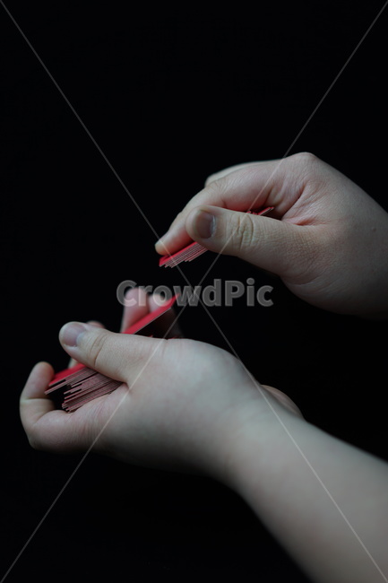 화투,화투패,고스톱,한국전통,도박,게임,놀이,손가락,사람,인물,인간,human,person,신체일부,몸,body,게임,오락,놀이,game,play