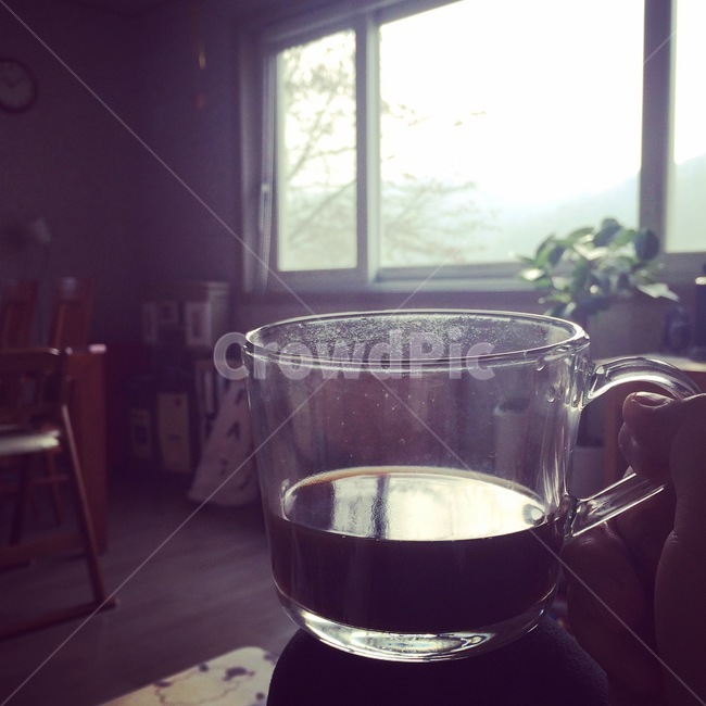 커피,휴식,집에서,유리컵,집,티타임,coffee,home,glass,cup,coffeetime,korea,mom,daily,엄마,일상,주택,거실