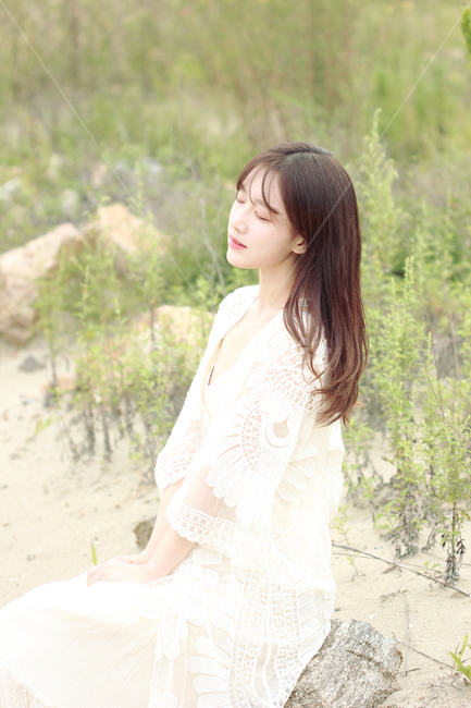 감성사진,예쁜여자,자연광,미인,정면,여인,white,하얀색,원피스,자연,햇빛,태양광,사람,인물,인간,human,person,여성,여자,woman,female,lady,감성,sensible,feeling,휴식,힐링,rest,relaxation,healing