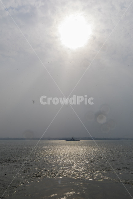 수평선,바다,지평선,빗내림,여객선,하늘,구름,자연,풍경,nature,landscape,flare,플레어,light,빛