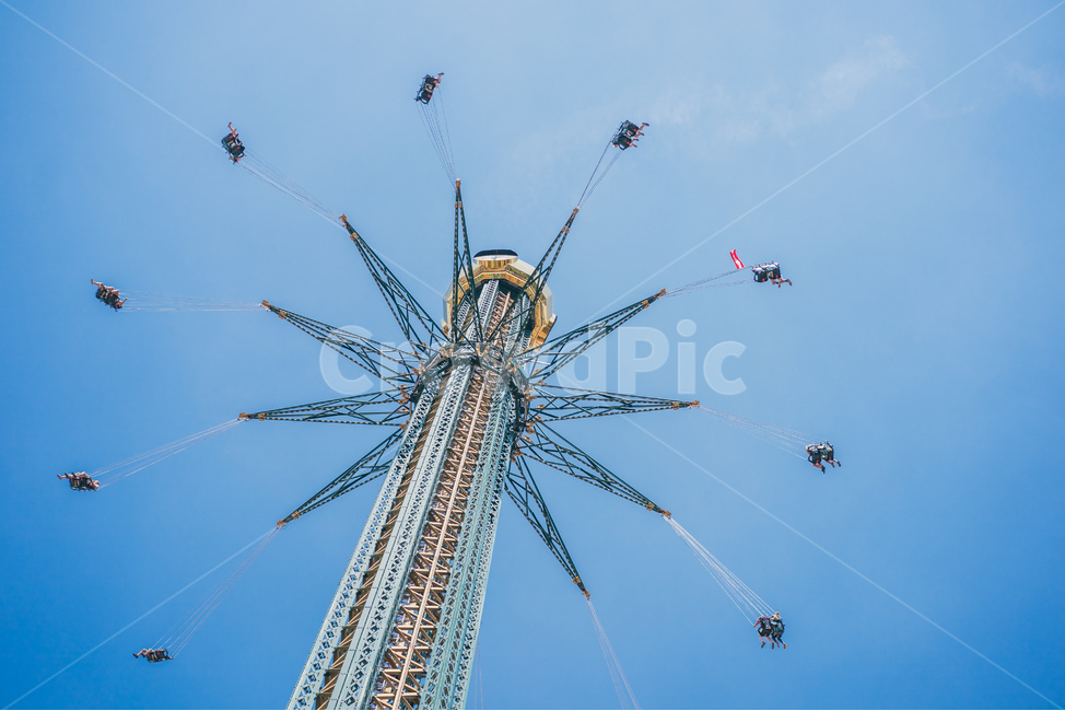 놀이공원,공원,오스트리아,비엔나,빈,하늘,austria,vienna,family,amusement,park,themapark,테마파크,sky,blue,유럽,동유럽,회전그네,swing,사람들,대중,군중,other people,crowd,놀이공원,놀이동산,놀이터,amusement park,playground