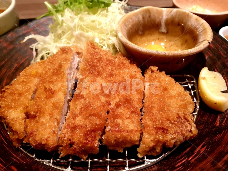 돈가스,돈가스정식,음식,food,일식,일본음식,돼지고기,튀김,저녁,dinner,양배추