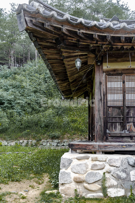 군자마을,기와지붕,처마,한옥,고택,문화유산,전통건축,관광명소,한옥마을,전통가옥