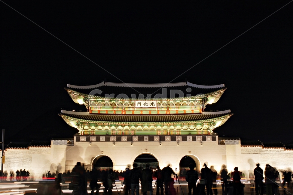 광화문,경복궁,야경,궁궐,풍경,nightseeing,고궁,한국적,traditional,landmark,야경,밤,풍경,nightscape,night,landscape,한국전통,한국문화,korean traditional,korean culture,랜드마크,landmark,tourist attraction,한국랜드마크,한국관광지,한국명소,korea landmark,korea tourist attraction,사람들,대중,군중,other people,crowd