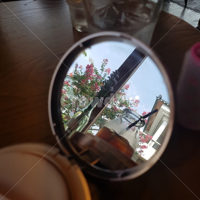 거울,카페,아메리카노,거울속,바깥풍경,거울속풍경