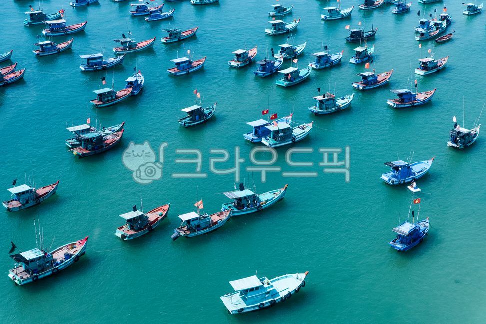 sail,fishing,vietnam,watercraft,fishing boat,Phu Quoc,water,boat,transportation,coast,fishing village,shipping,ocean,transit,waterfront,fishermen,Ocean,Ship