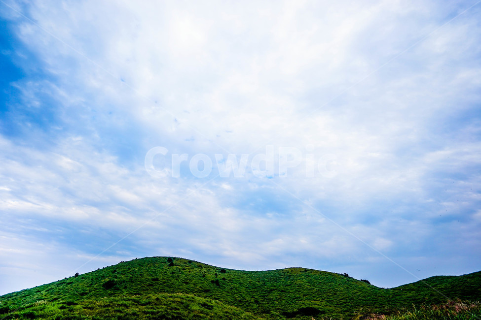 용눈이오름,오름,제주도,풍경,하늘,구름,자연,한국자연풍경,바다,제주,푸른,맑음