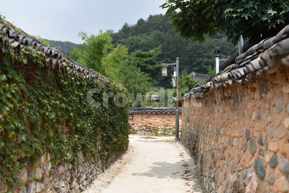옛날길,돌담길,마을길,길,기와,흙닮,담,민속촌,전통,전통마을,골목길,alley,한국전통,한국문화,korean traditional,korean culture