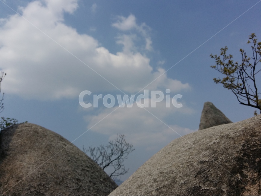 용봉산,맑음,봄,흰구름,나무,바위,산,자연,풍경,nature,landscape,field,들,grassland,목초지,outdoors,옥외,mound,투수판