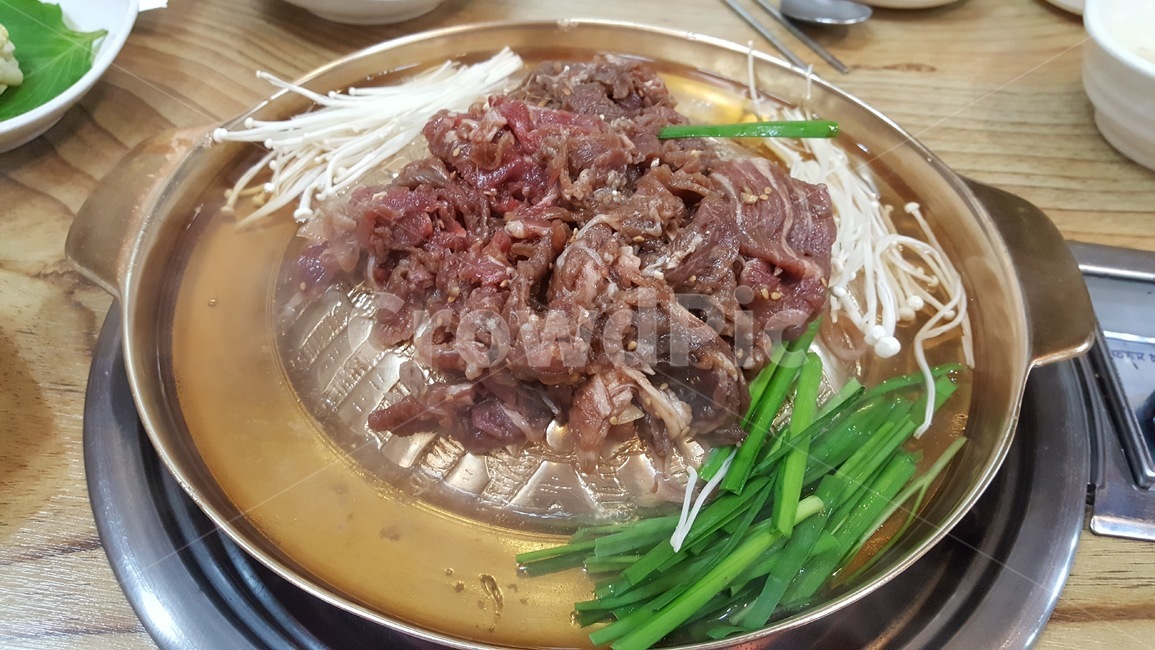 불고기,버섯,팽이버섯,한국전통음식,고기,음식,밥,안주,불판,meat,food,saltedanchovy,meal,식사,bulgogi