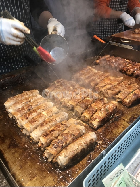 market,Plane roll,traditional market,pork belly,Pork belly roll,street food,food