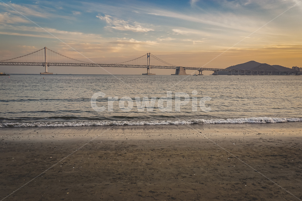 부산,광안리,해수욕장,바다,풍경,노을,하늘,모래사장,광안대교,다리,산,구름,감성,관광명소,랜드마크,해변,자연,busan,beach,sea,view,landscape,sunset,sky,sand,cloud,bridge,mountains,landmark,nature,beautiful,sundown,자연,풍경,nature,landscape,해변,바다,beach,sea,랜드마크,landmark,tourist attraction,한국랜드마크,한국관광지,한국명소,korea landmark,korea tourist attraction,building,건물