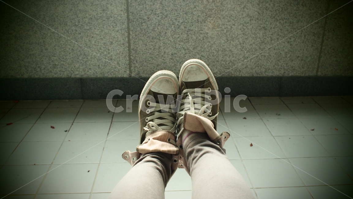footwear,신발류,shoe,운동화,휴식,쉼,패션스타일,의상,fashion,style