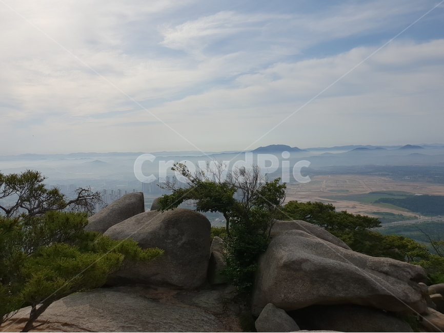용봉산,산,풍경,바위,구름,나무,자연,풍경,nature,landscape,outdoors,옥외,land,땅,promontory,곶,shoreline,해안선,water,물,ocean,대양,sea,바다,slate,슬레이트