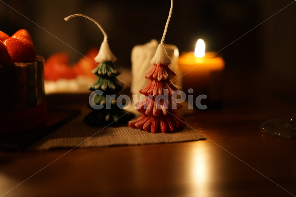 케이크,딸기케이크,크리스마스,양초,캔들,감성,메리크리스마스,성탄절,merry christmas,감성,sensible,feeling,사물,물건,오브젝트,thing,object,matter